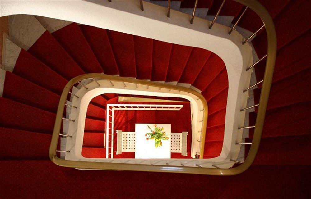 Azurene Royal Hotel Cannes Exterior photo