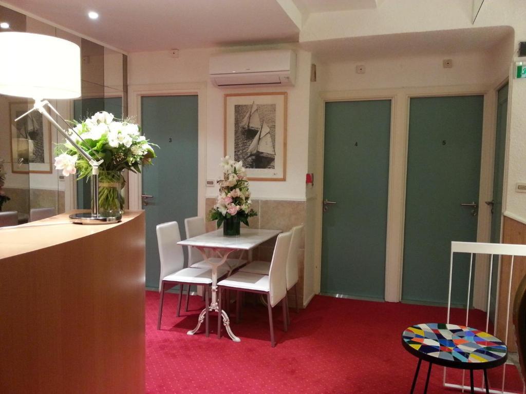 Azurene Royal Hotel Cannes Exterior photo